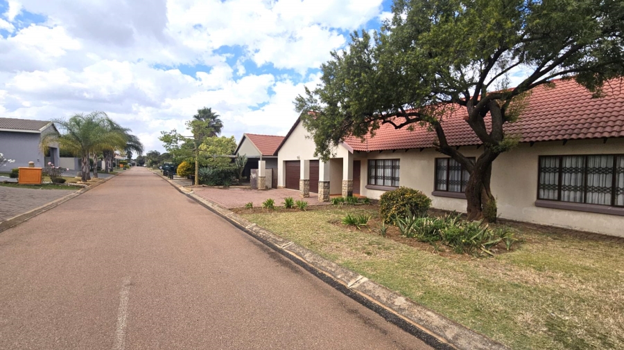 3 Bedroom Property for Sale in Melodie North West